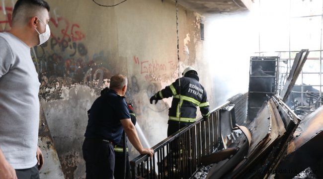 Edirne'de mobilya deposunda çıkan yangın maddi zarara neden oldu