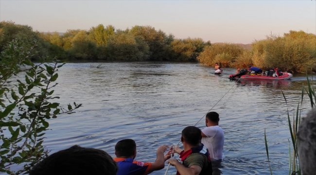 Bingöl'de Murat Nehri'nde mahsur kalan 30 kişi kurtarıldı