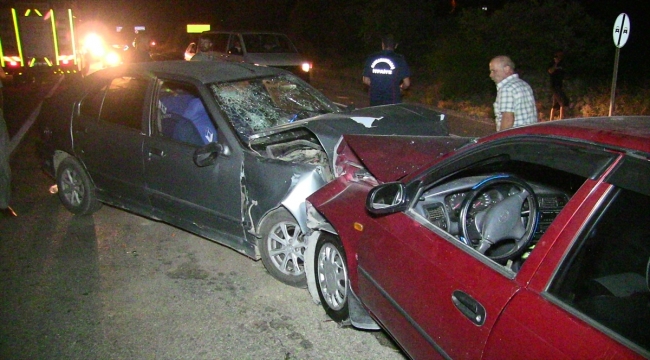Kahramanmaraş'ta iki otomobil çarpıştı: 6 yaralı
