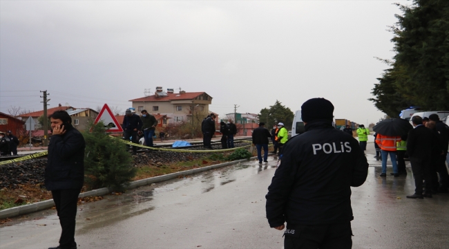 Burdur'da trenin çarptığı kadın öldü
