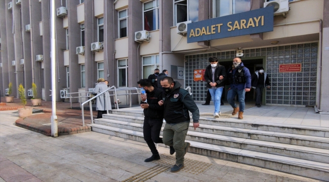 Aydın'da yolcu otobüsünde uyuşturucuyla yakalanan 2 kişi tutuklandı