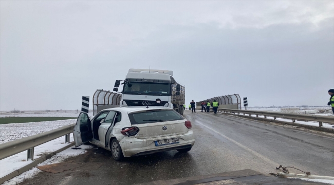Eskişehir'deki trafik kazalarında 6 kişi yaralandı