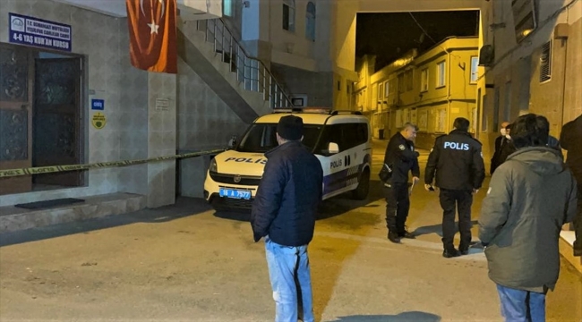 Bursa'da hırsızlık şüphelisinin bıçakladığı din görevlisi ağır yaralandı